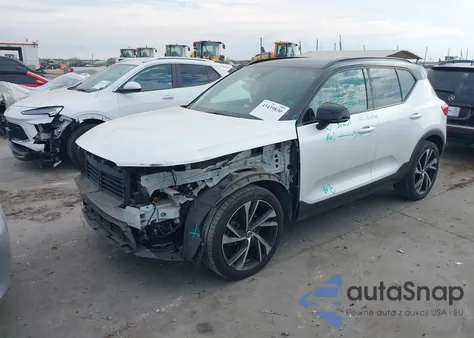 2019 Volvo Xc40 T4 R-Design z USA, uszkodzony, nr VIN YV4AC2HM4K2113680